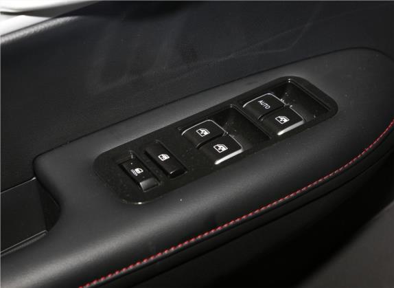 SWM斯威G01 2019款 1.5T 手动优UP 国VI 车厢座椅   门窗控制
