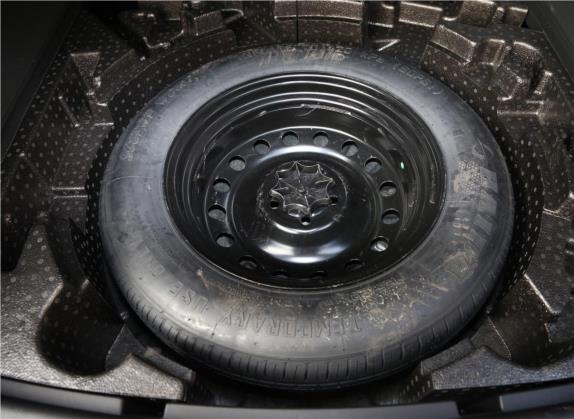SWM斯威G01 2019款 F版 1.5T 手动金粉版 国VI 其他细节类   备胎