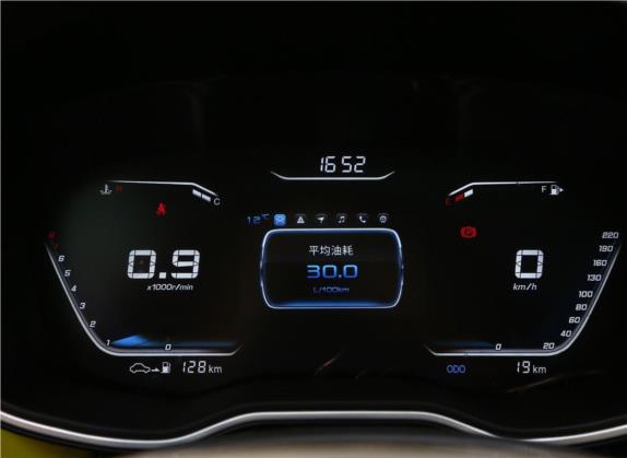 SWM斯威G01 2019款 F版 1.5T 手动金粉版 国VI 中控类   仪表盘