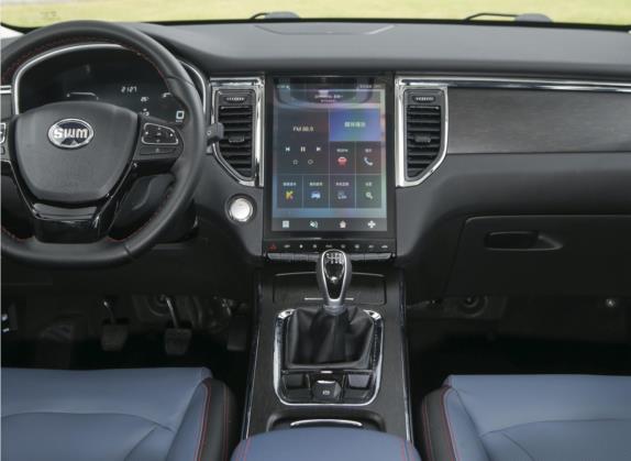 SWM斯威G05 2021款 PRO 1.5T 手动豪华型 7座 中控类   中控台