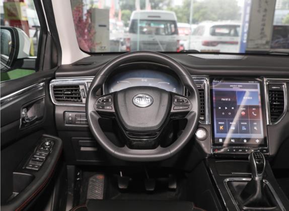 SWM斯威G05 2021款 PRO 2.0L 手动精英型 5座 中控类   驾驶位