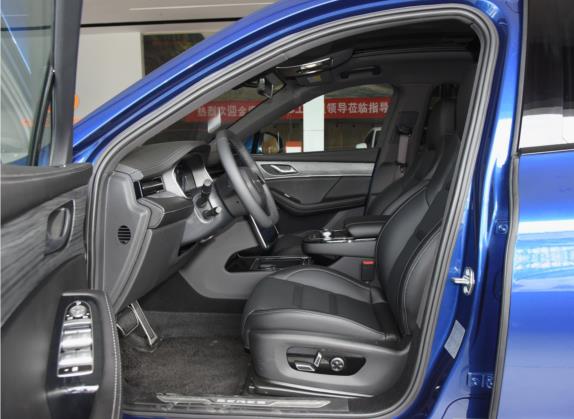 赛力斯SF5 2020款 四驱高性能运动版 车厢座椅   前排空间