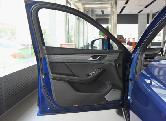赛力斯SF5 2020款 四驱高性能运动版 车厢座椅   前门板