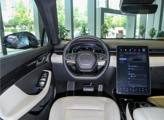 赛力斯SF5 2020款 改款 四驱高性能版 中控类   驾驶位