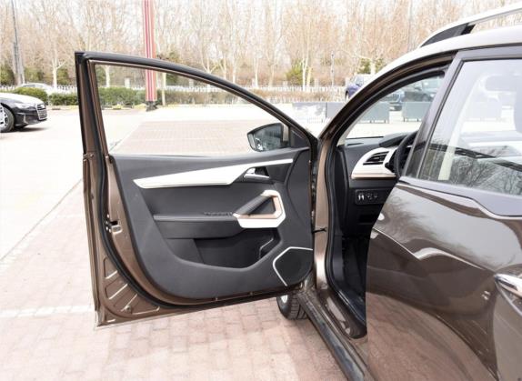 思皓E20X 2020款 心声版 车厢座椅   前门板