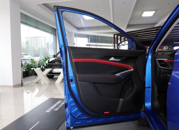 思皓X8 2021款 300T 手动全景豪华版 5座 车厢座椅   前门板