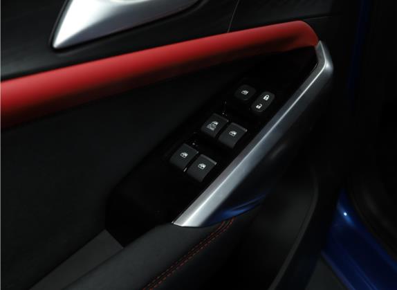 思皓X8 2021款 300T 手动全景豪华版 5座 车厢座椅   门窗控制