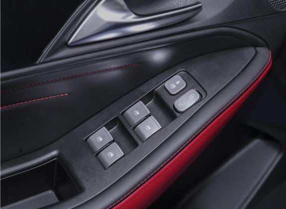 思皓A5 2021款 1.5T CVT旗舰型 车厢座椅   门窗控制