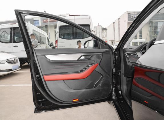 思皓A5 2022款 1.5T CVT青春版 车厢座椅   前门板