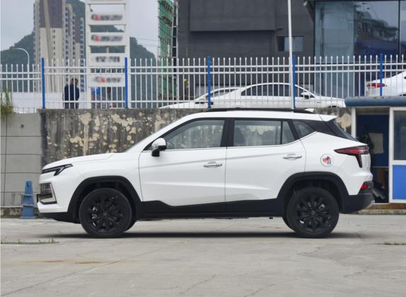 思皓X4 2022款 1.5T CVT酋长定制版 外观   正侧