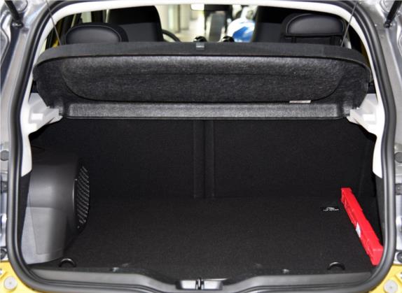 smart forfour 2016款 0.9T 66千瓦特别版 车厢座椅   后备厢