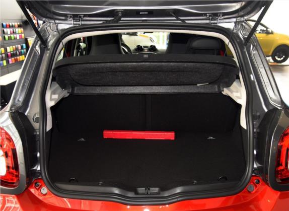 smart forfour 2016款 0.9T 66千瓦先锋版 车厢座椅   后备厢