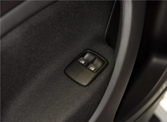 smart forfour 2016款 0.9T 66千瓦先锋版 车厢座椅   门窗控制
