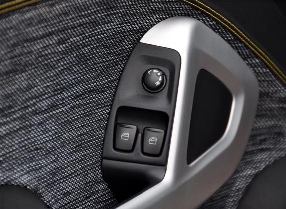 smart fortwo 2010款 1.0 硬顶 哑光灰限量版 车厢座椅   门窗控制