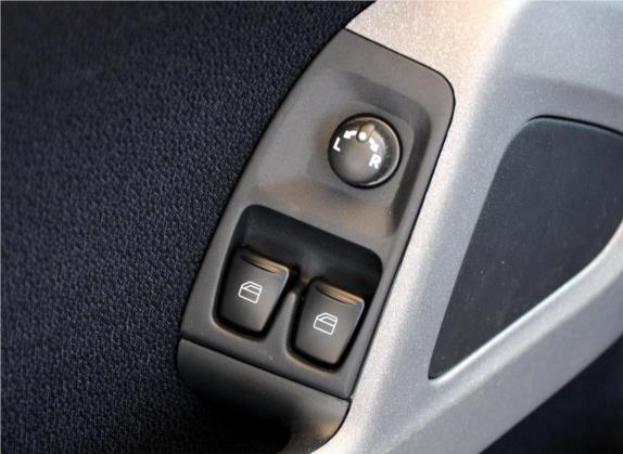 smart fortwo 2011款 1.0 MHD 硬顶激情版 车厢座椅   门窗控制