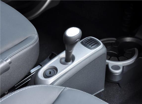 smart fortwo 2012款 1.0T 硬顶激情版 中控类   挡把