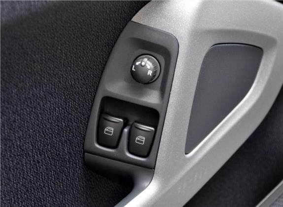 smart fortwo 2012款 1.0T 硬顶激情版 车厢座椅   门窗控制