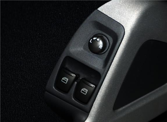 smart fortwo 2013款 1.0 MHD 硬顶冰炫特别版 车厢座椅   门窗控制