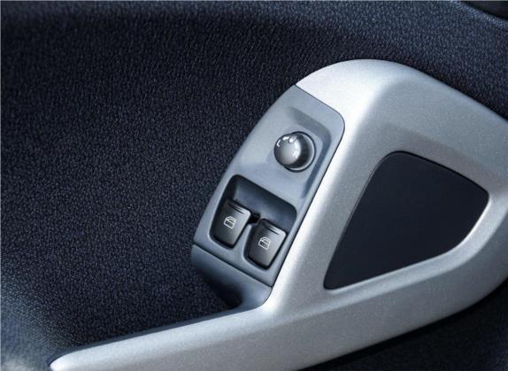 smart fortwo 2013款 1.0 MHD 敞篷城市游侠特别版 车厢座椅   门窗控制