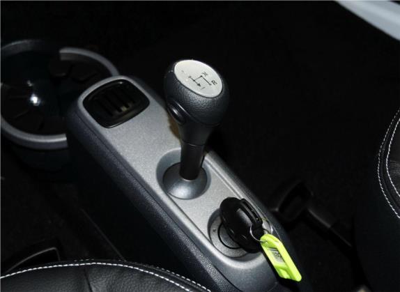 smart fortwo 2013款 1.0T 硬顶激情版 中控类   挡把