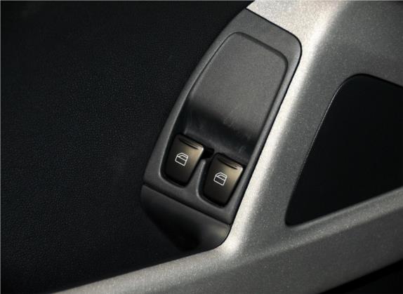 smart fortwo 2013款 1.0 MHD 硬顶巧克力特别版 车厢座椅   门窗控制