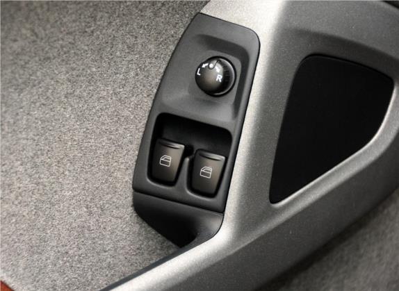 smart fortwo 2014款 1.0T 硬顶BoConcept特别版 车厢座椅   门窗控制
