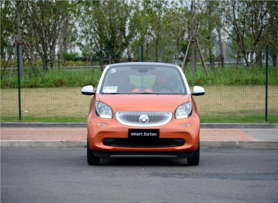 smart fortwo 2015款 1.0L 52千瓦硬顶激情版 外观   正前