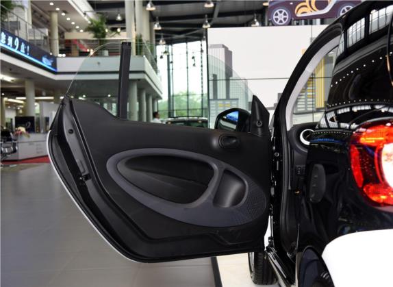 smart fortwo 2015款 1.0L 52千瓦硬顶灵动版 车厢座椅   前门板
