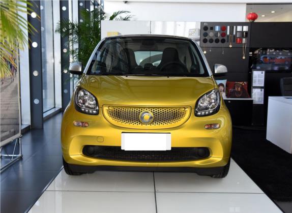 smart fortwo 2016款 0.9T 66千瓦硬顶先锋版 外观   正前