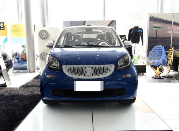smart fortwo 2016款 0.9T 66千瓦敞篷先锋版 外观   正前