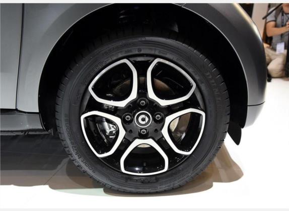 smart fortwo 2016款 1.0L 灰行侠特别版 其他细节类   前轮