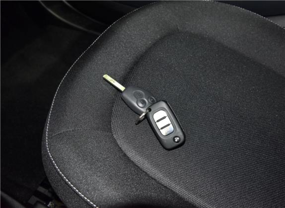 smart fortwo 2016款 1.0L 灰行侠特别版 其他细节类   钥匙