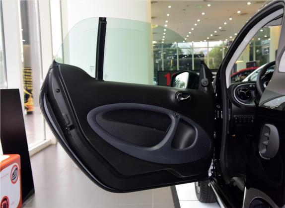 smart fortwo 2016款 1.0L 灰行侠特别版 车厢座椅   前门板