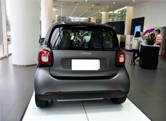 smart fortwo 2016款 1.0L 灰行侠特别版 外观   正后