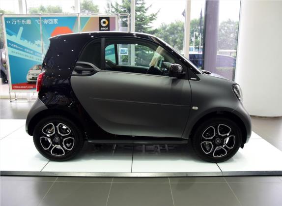smart fortwo 2016款 1.0L 灰行侠特别版 外观   正侧