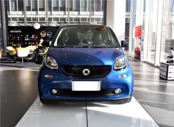 smart fortwo 2017款 1.0L 52千瓦硬顶挚爱特别版 外观   正前