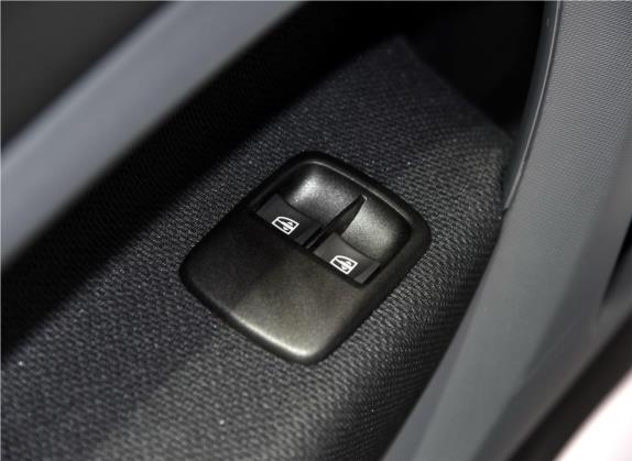smart fortwo 2017款 1.0L 52千瓦新声特别版 国V 车厢座椅   门窗控制