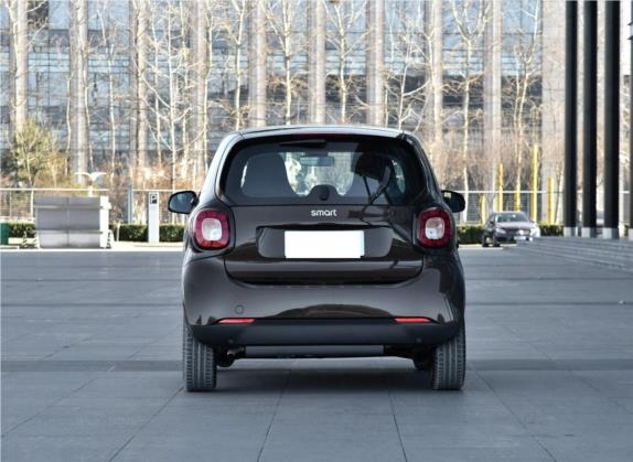 smart fortwo 2018款 1.0L 52千瓦巧克力特别版 国V 外观   正后