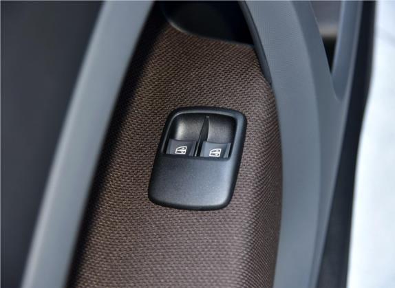smart fortwo 2018款 1.0L 52千瓦巧克力特别版 国V 车厢座椅   门窗控制