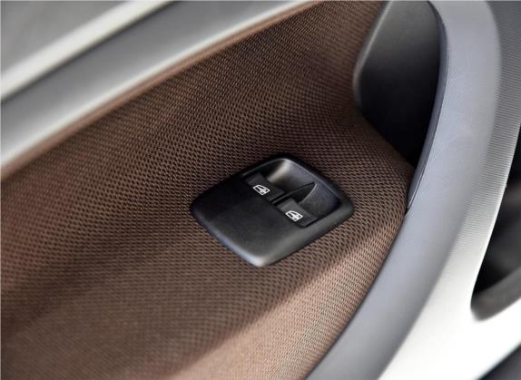 smart fortwo 2018款 0.9T 66千瓦巧克力特别版 国V 车厢座椅   门窗控制
