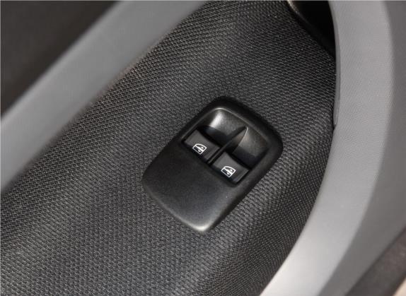 smart fortwo 2018款 0.9T 66千瓦黑曜炎特别版 国V 车厢座椅   门窗控制
