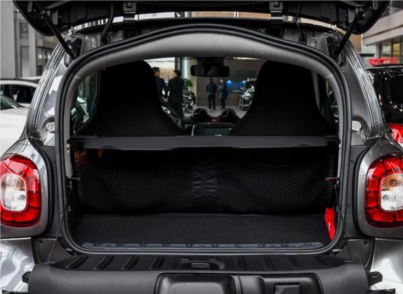smart fortwo 2018款 0.9T 66千瓦耀钛度特别版 国V 车厢座椅   后备厢