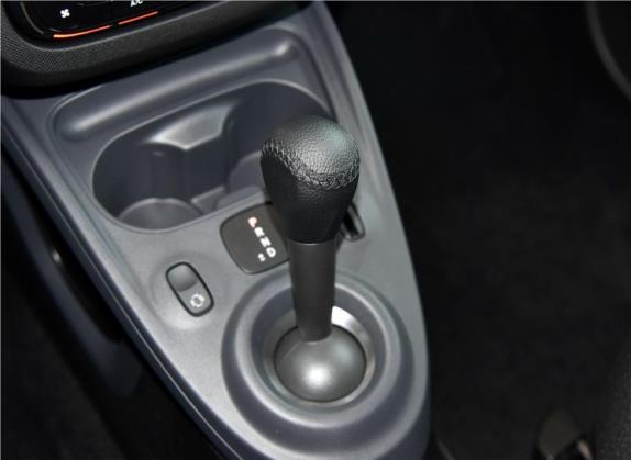 smart fortwo 2018款 0.9T 66千瓦耀金特别版 国V 中控类   挡把