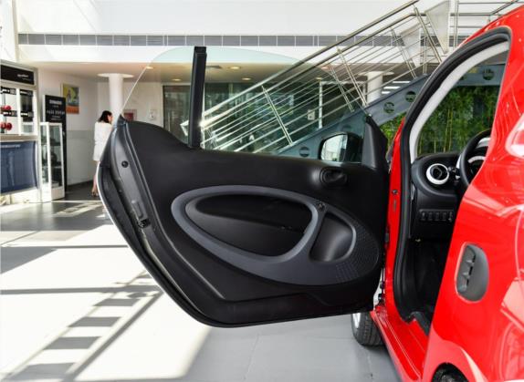 smart fortwo 2018款 1.0L 52千瓦硬顶灵动版 国V 车厢座椅   前门板