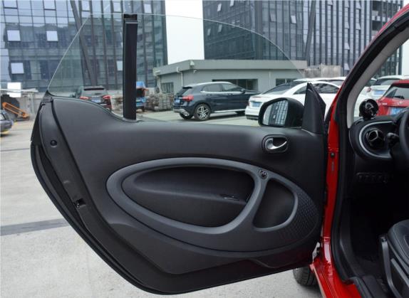 smart fortwo 2018款 0.9T 66千瓦敞篷先锋版 国V 车厢座椅   前门板