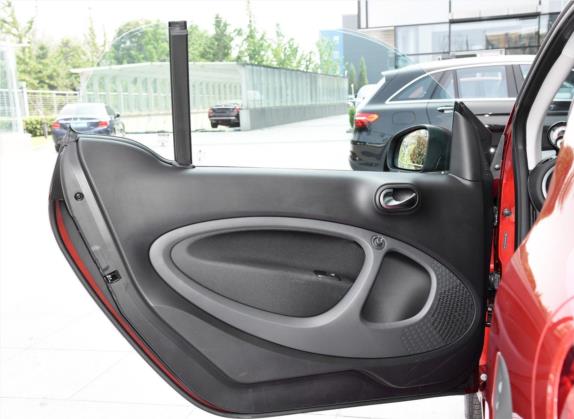 smart fortwo 2018款 1.0L 52千瓦20周年特别版 国V 车厢座椅   前门板