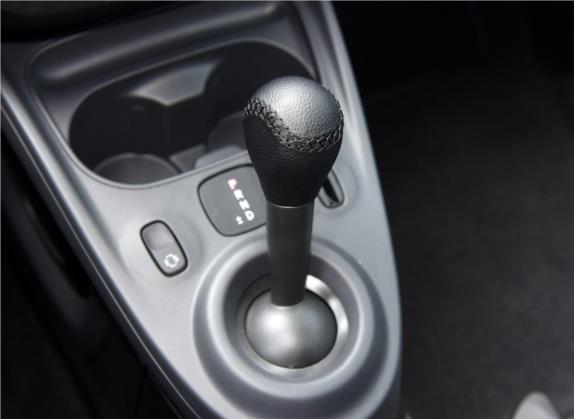 smart fortwo 2018款 1.0L 52千瓦20周年特别版 国V 中控类   挡把