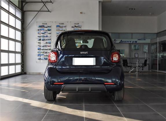 smart fortwo 2019款 0.9T 66千瓦驭风蓝特别版 国V 外观   正后