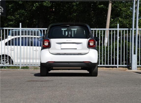 smart fortwo 2019款 0.9T 66千瓦硬顶动擎版 国VI 外观   正后