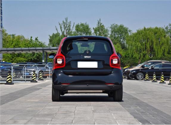 smart fortwo 2019款 0.9T 66千瓦硬顶先锋版 国VI 外观   正后